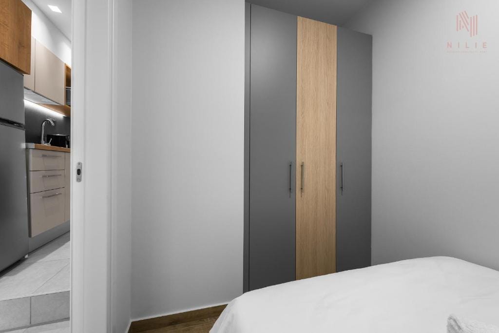 NILIE PREMIUM HOSPITALITY MGMT - 5BA10 - 7