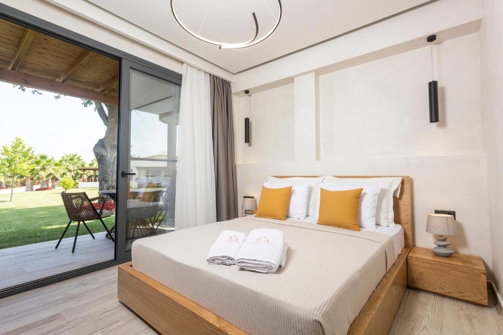 Deluxe Family Suite with Garden View