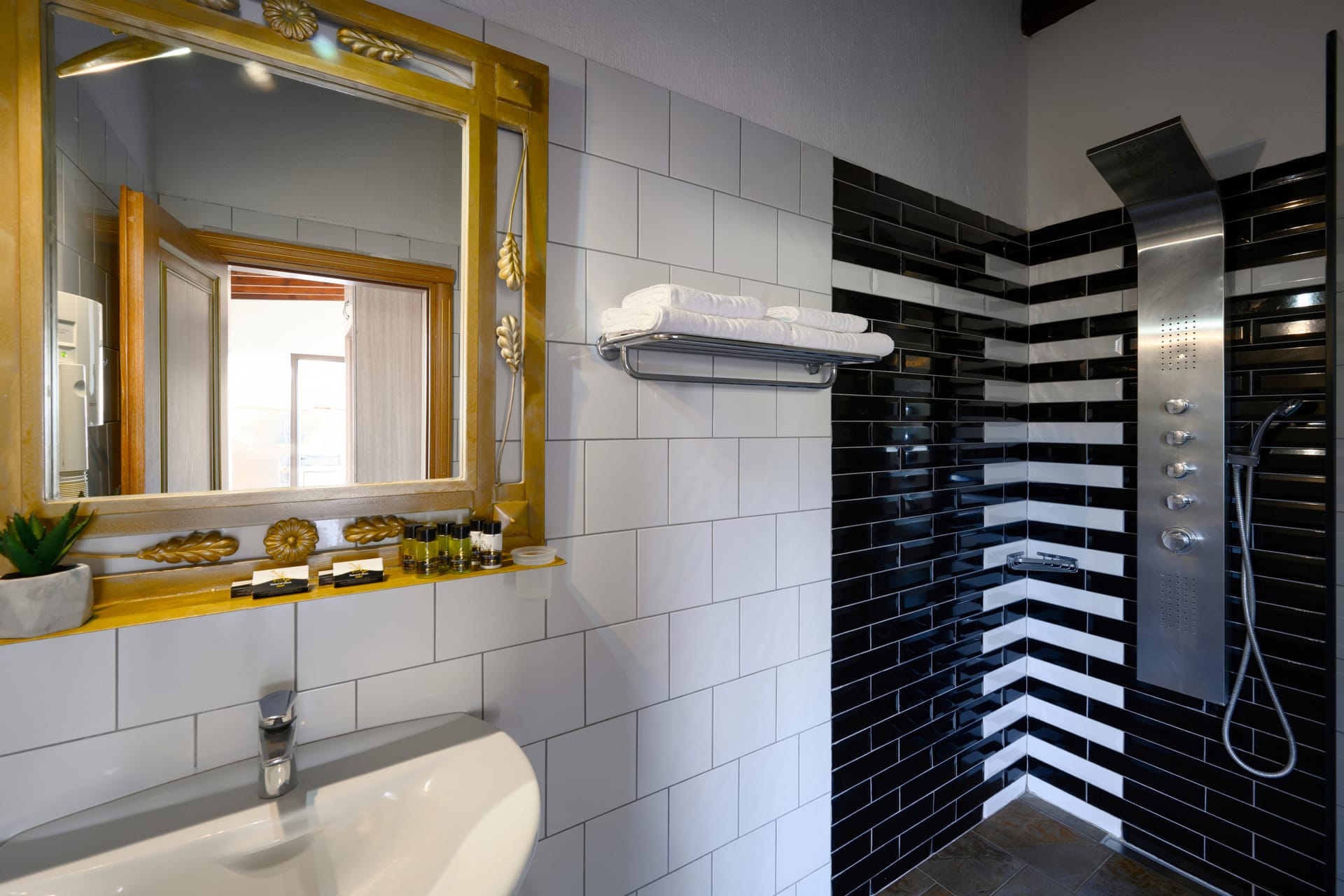 Evlogia Hotel Seafront and Annex by Greek Pride - ECOT - 4