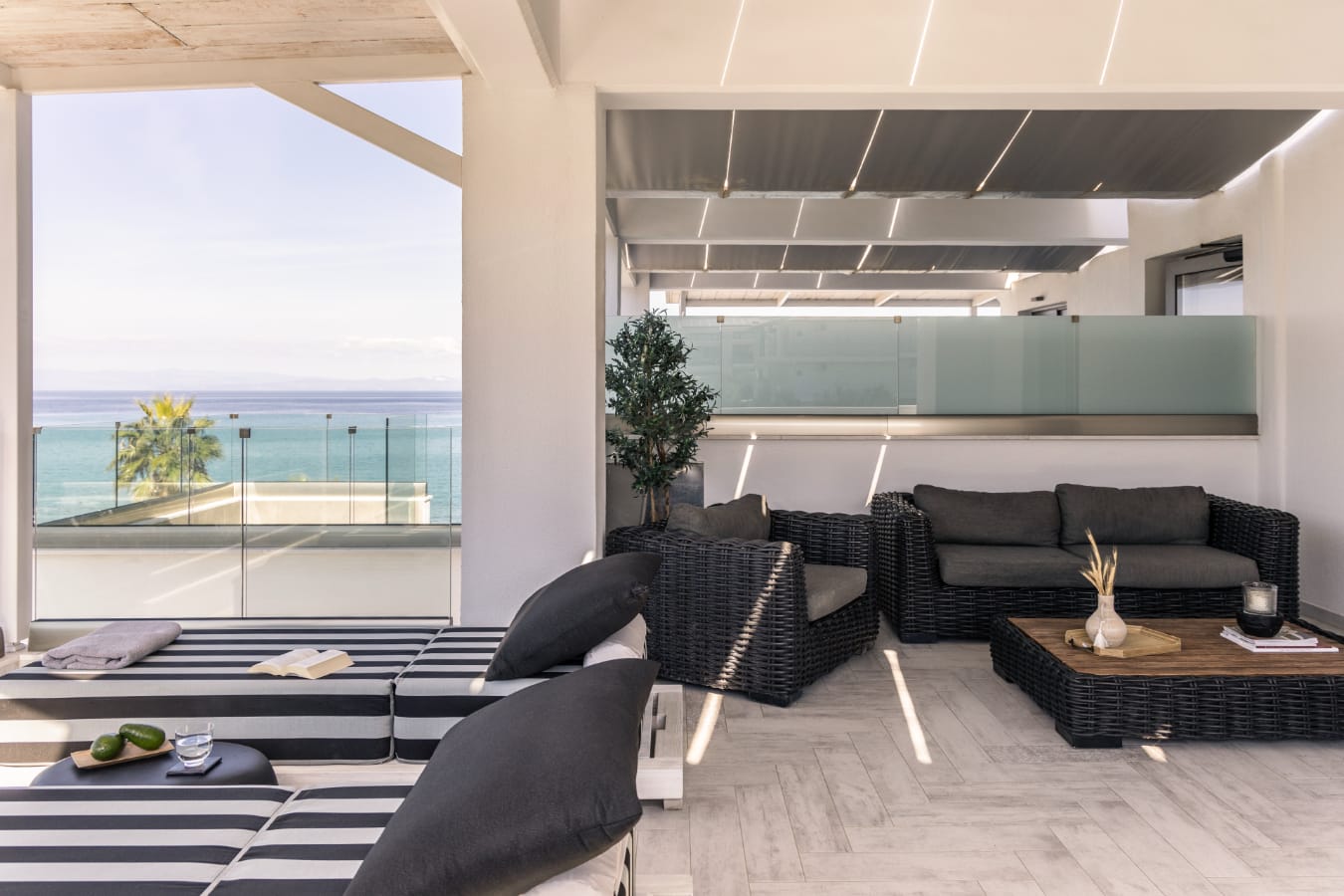 Blue Carpet Luxury Suites Halkidiki - 2LVLJA - 9