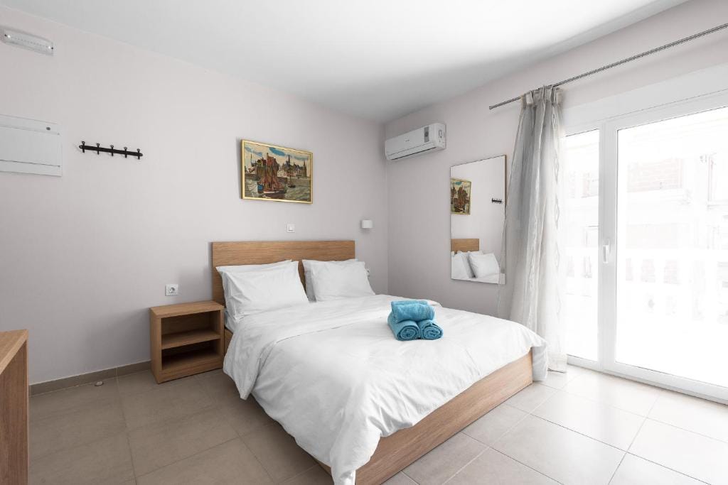 Blue Flag 4 |Double Studio with balcony | Olimpiaki Akti Afroditis 18