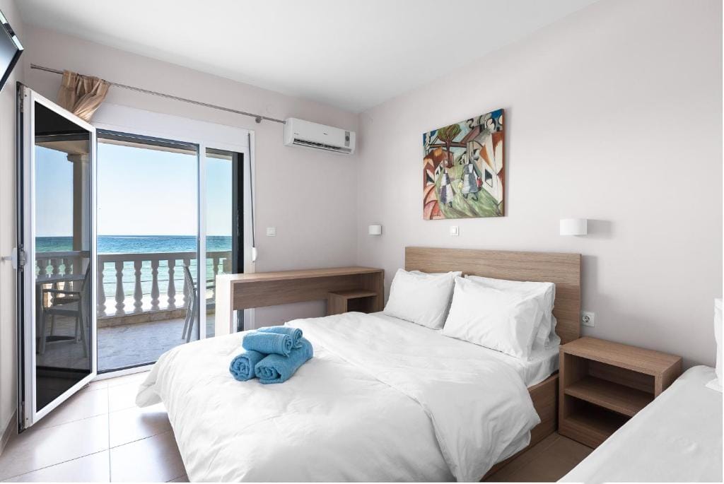 Blue Flag 2 | Triple Studio with balcony and Sea View | Olimpiaki Akti Afroditis 18