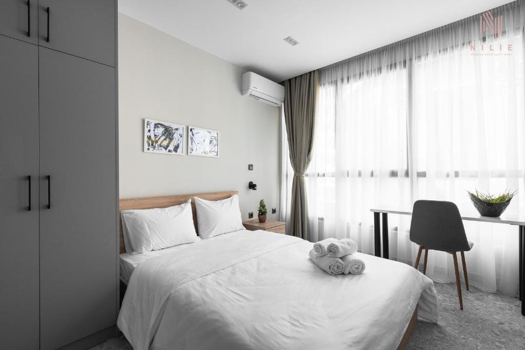 NILIE PREMIUM HOSPITALITY MGMT - AVEB - 10