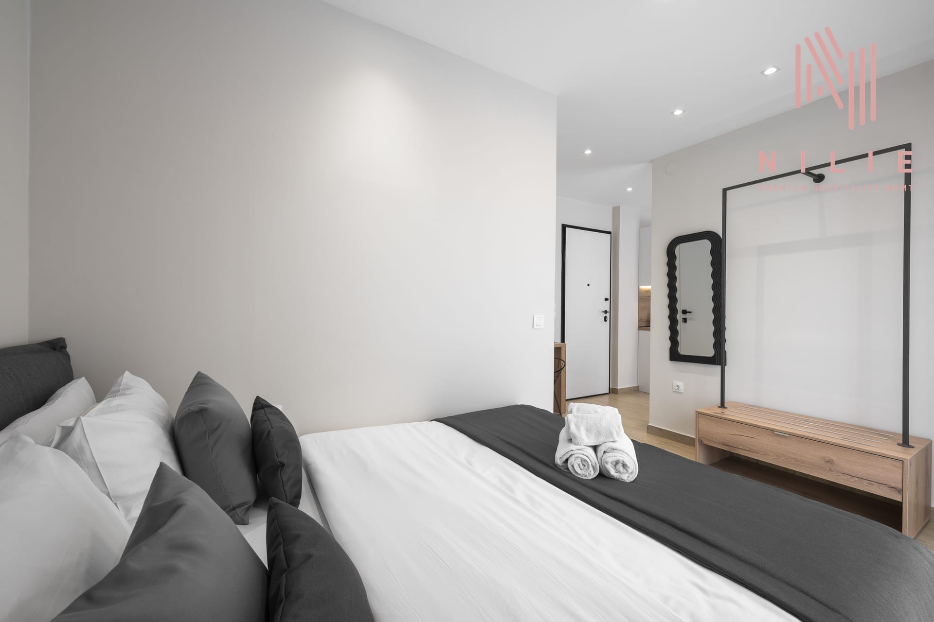 NILIE PREMIUM HOSPITALITY MGMT - SOFABL - 18