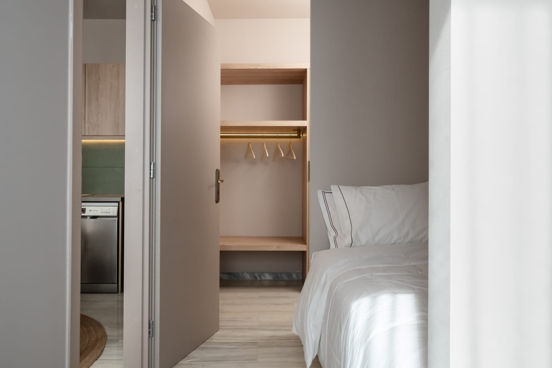 Num Lofts & Suites Athens - DLF - 6