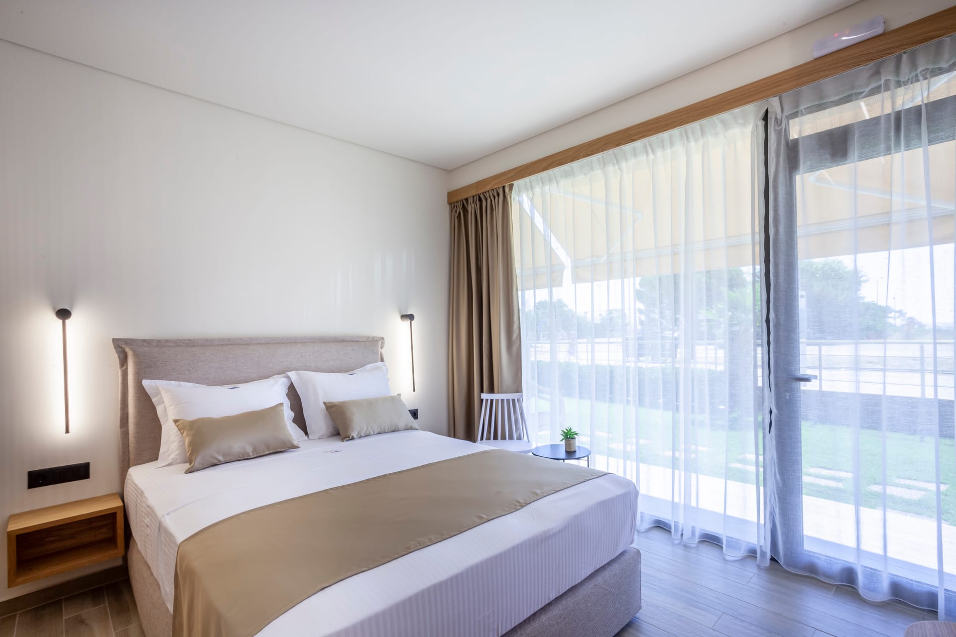 Aliston Deluxe Living – Adults Only - 1 - 7