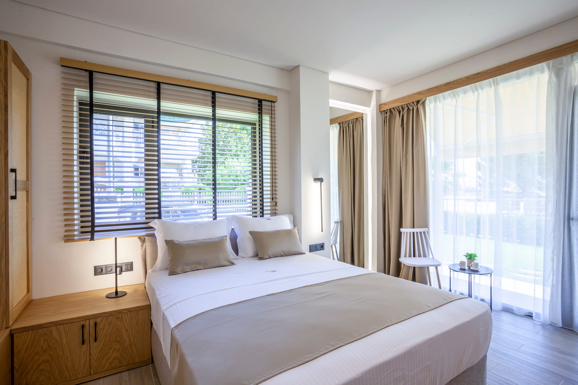 Aliston Deluxe Living – Adults Only - 1 - 4