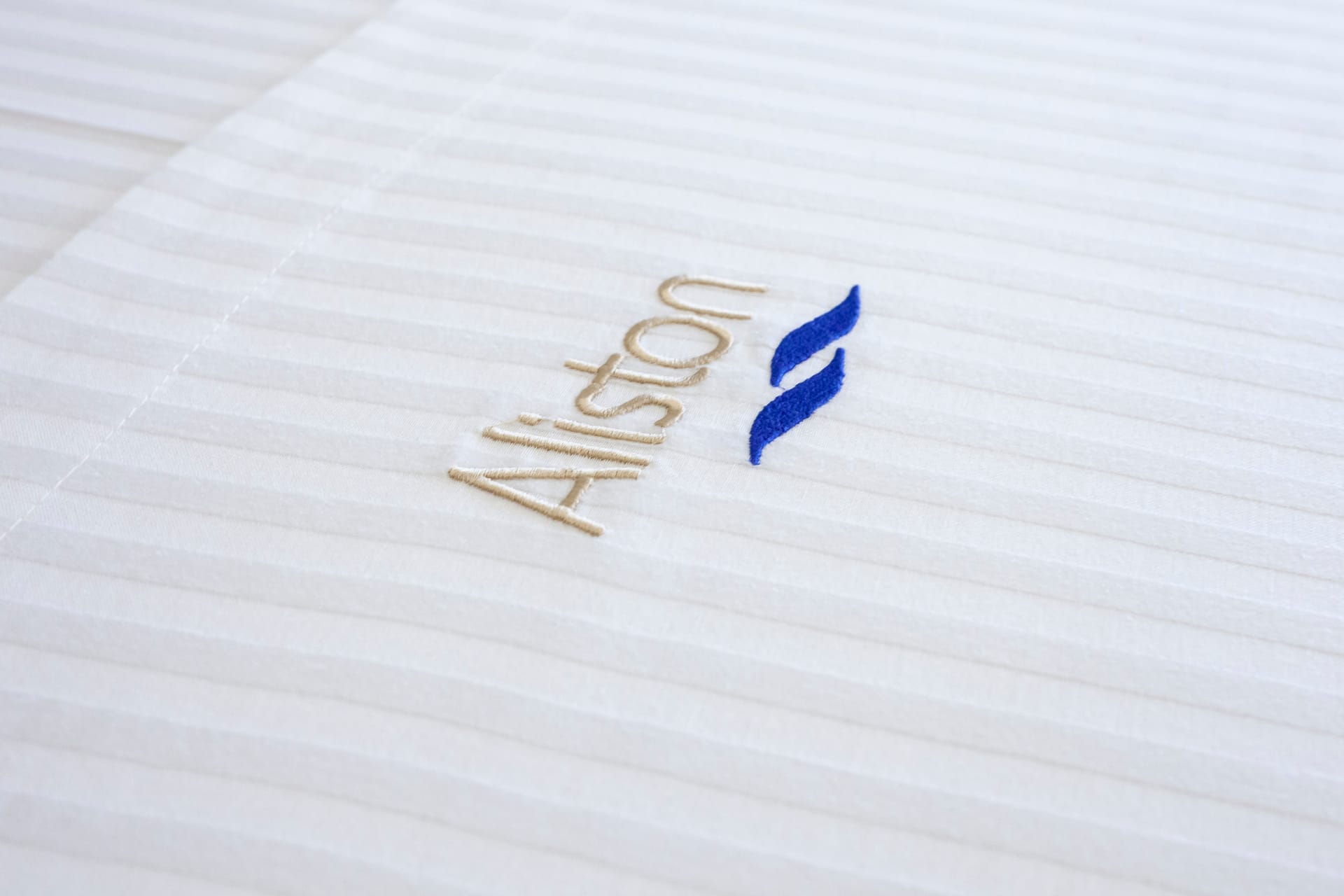 Aliston Deluxe Living – Adults Only - 1 - 18