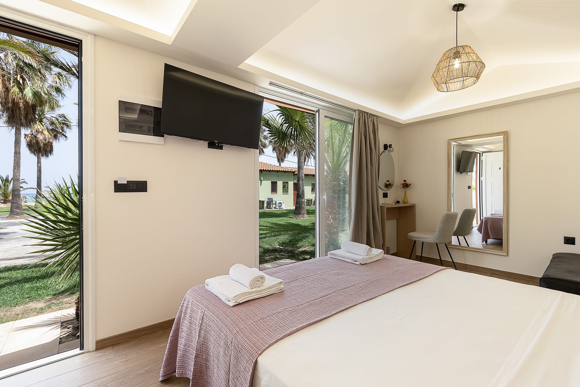 La Palma Beachfront Suites - SUPBUN - 11