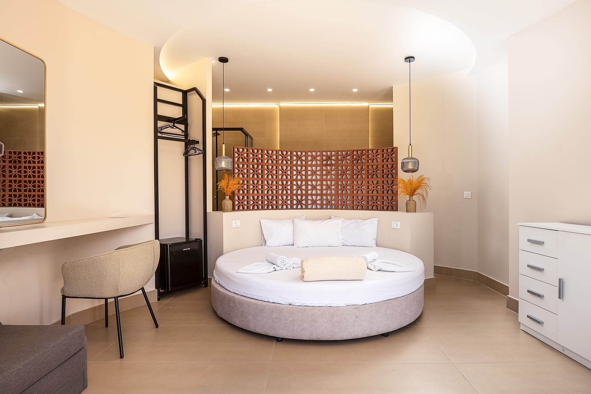 Junior Suite with Side Sea View and Open-Plan Bathroom