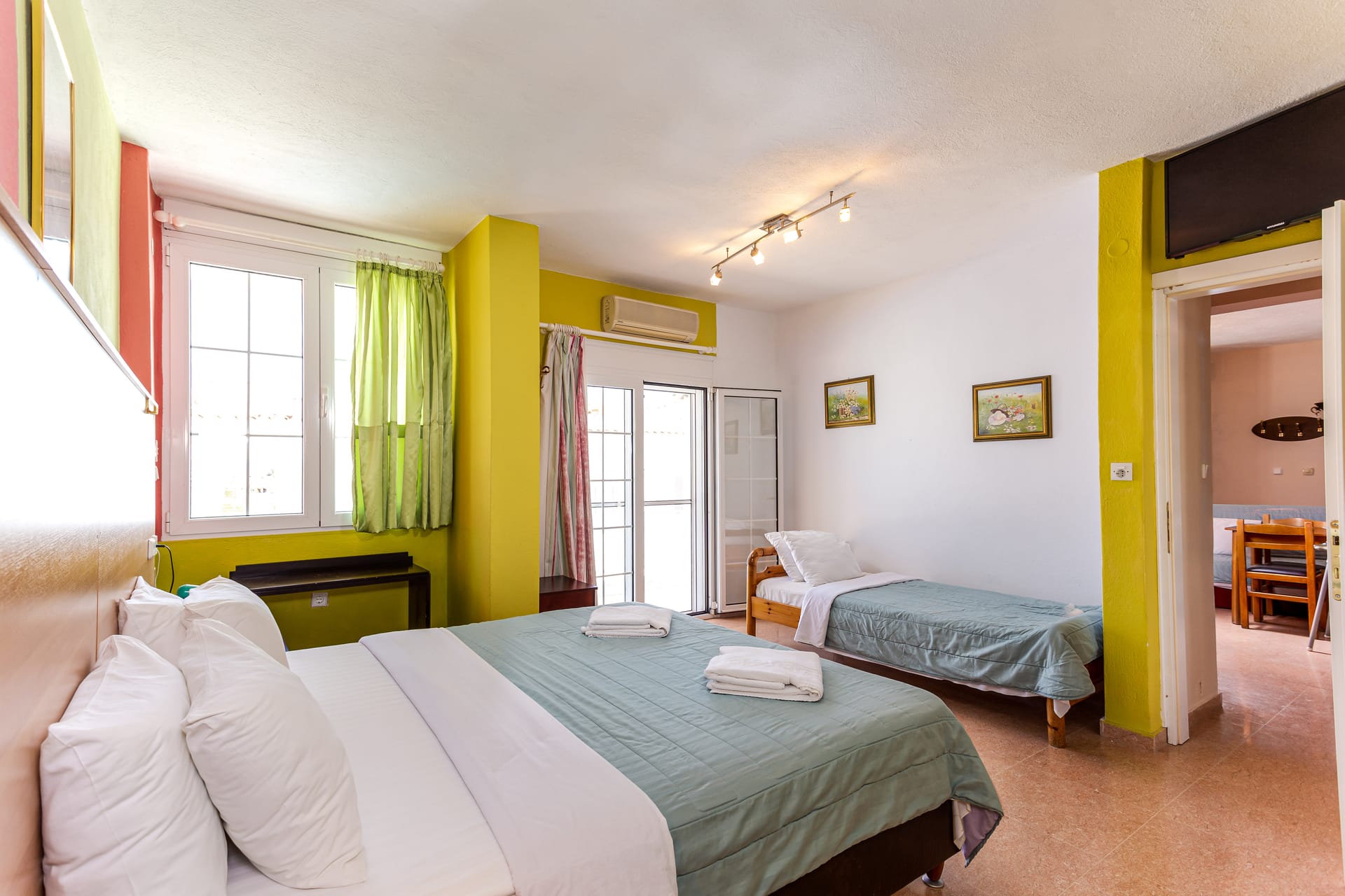 Deluxe Suite