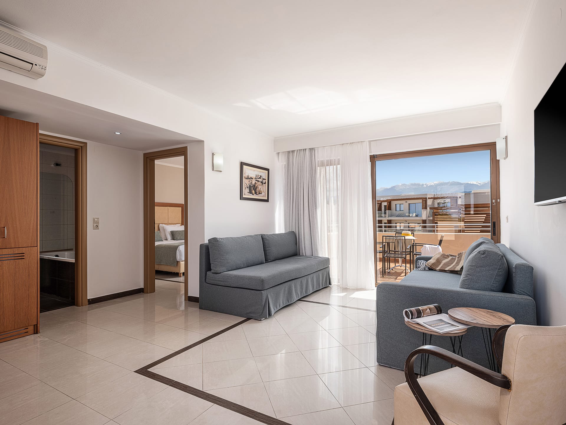 Family Suite – One Bedroom with Garden View