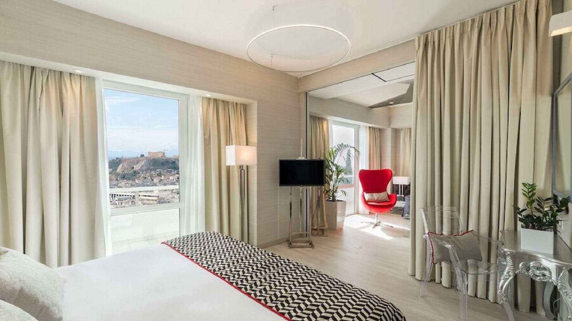 Deluxe Suite With Corner Balcony & Acropolis View