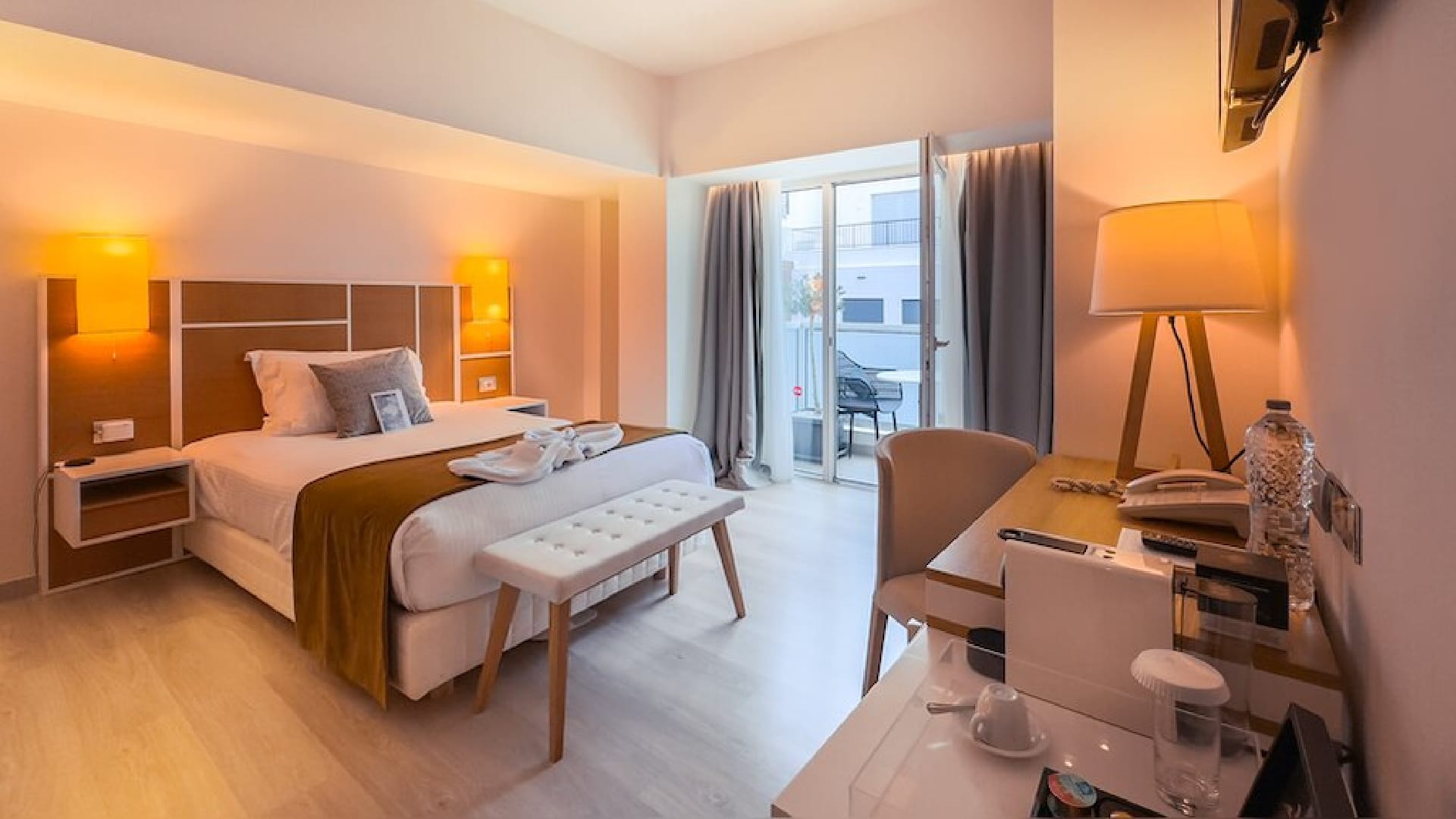 Eco Chic Single With Private Balcony
