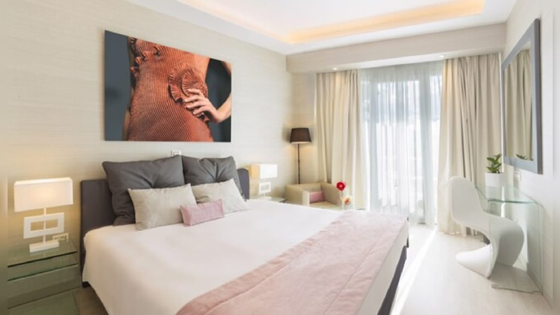 Fashion Room With Private Balcony And Acropolis View