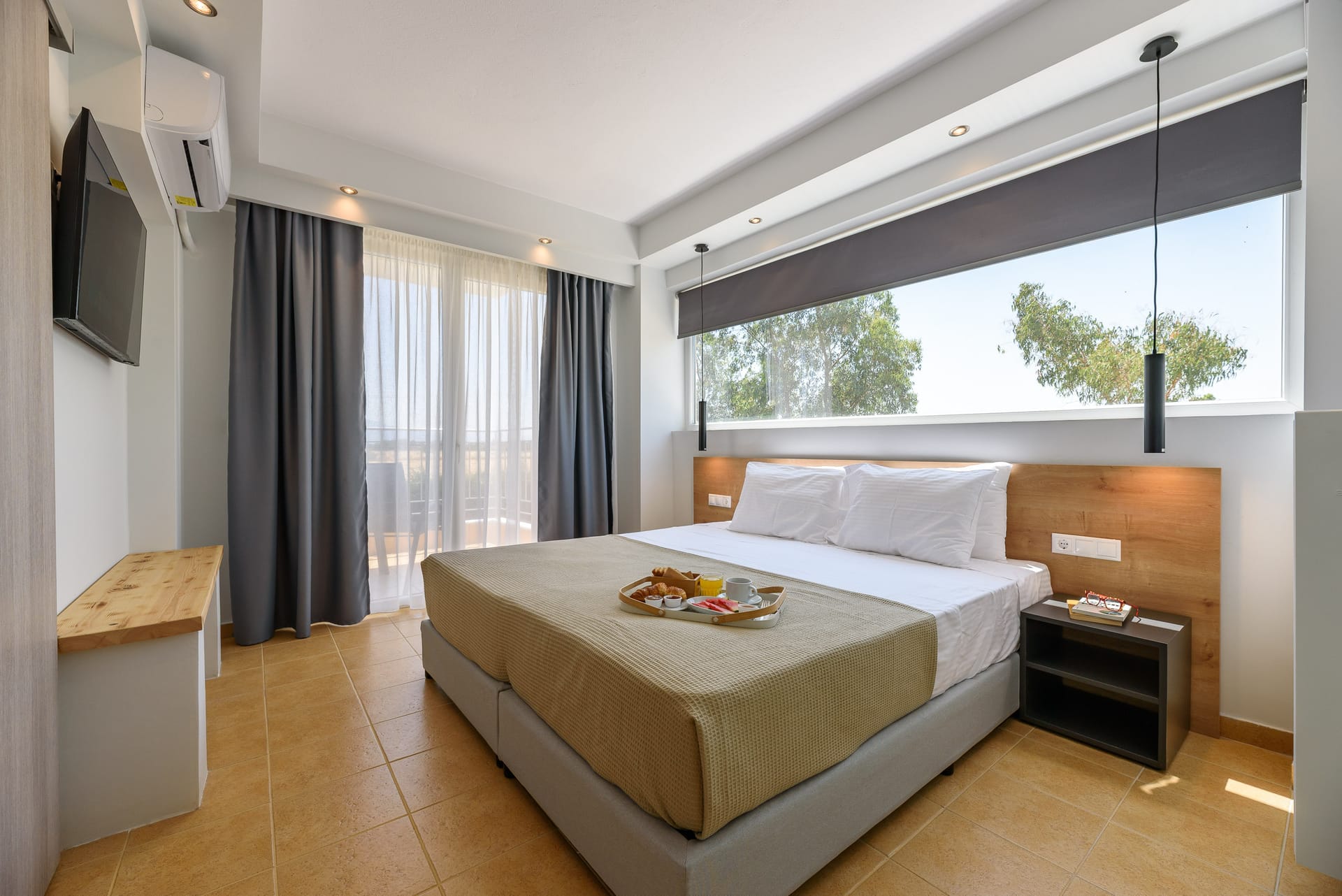 FAMILY CONNECTING SUITE