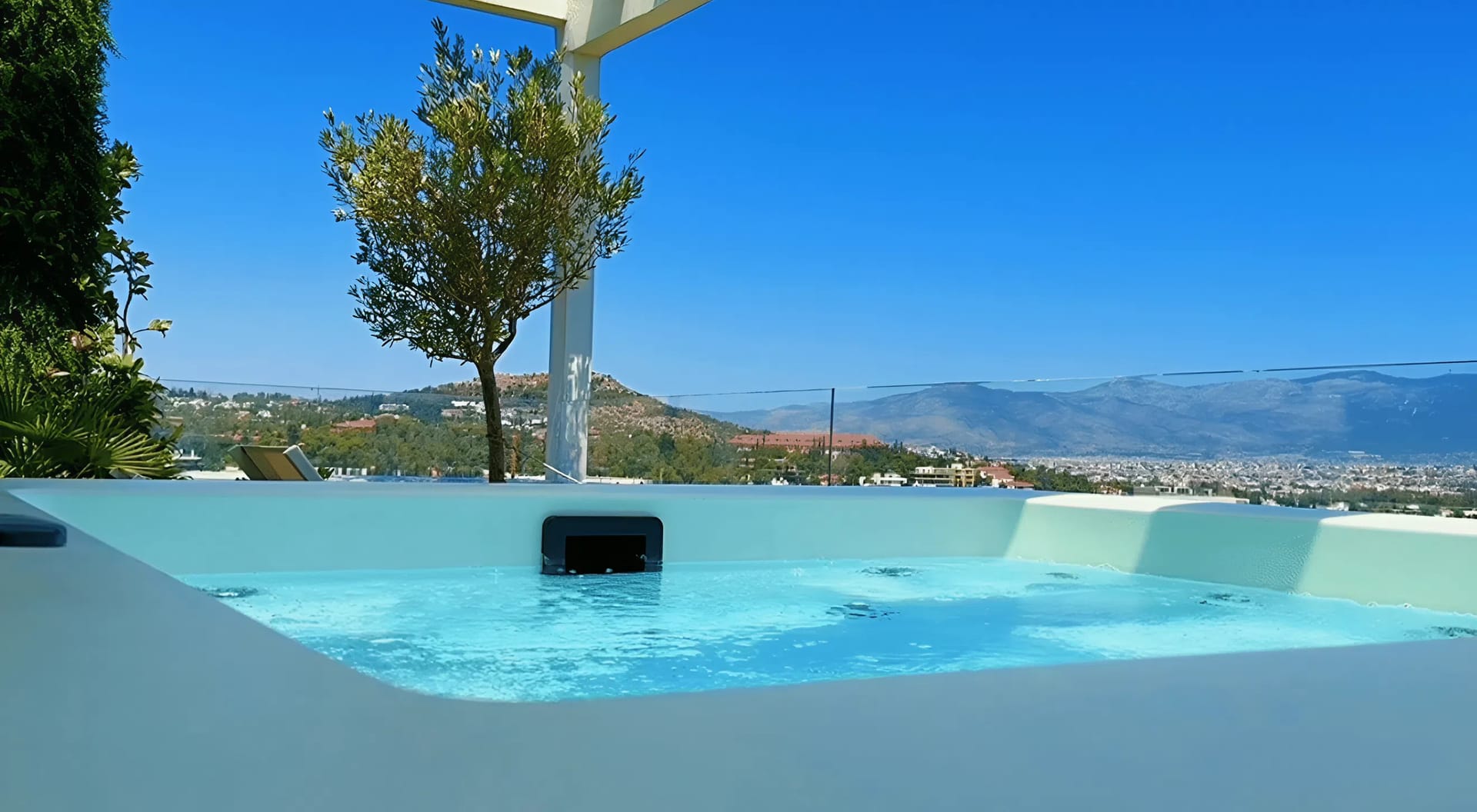 Penthouse Residence with two private Infinity Jacuzzi