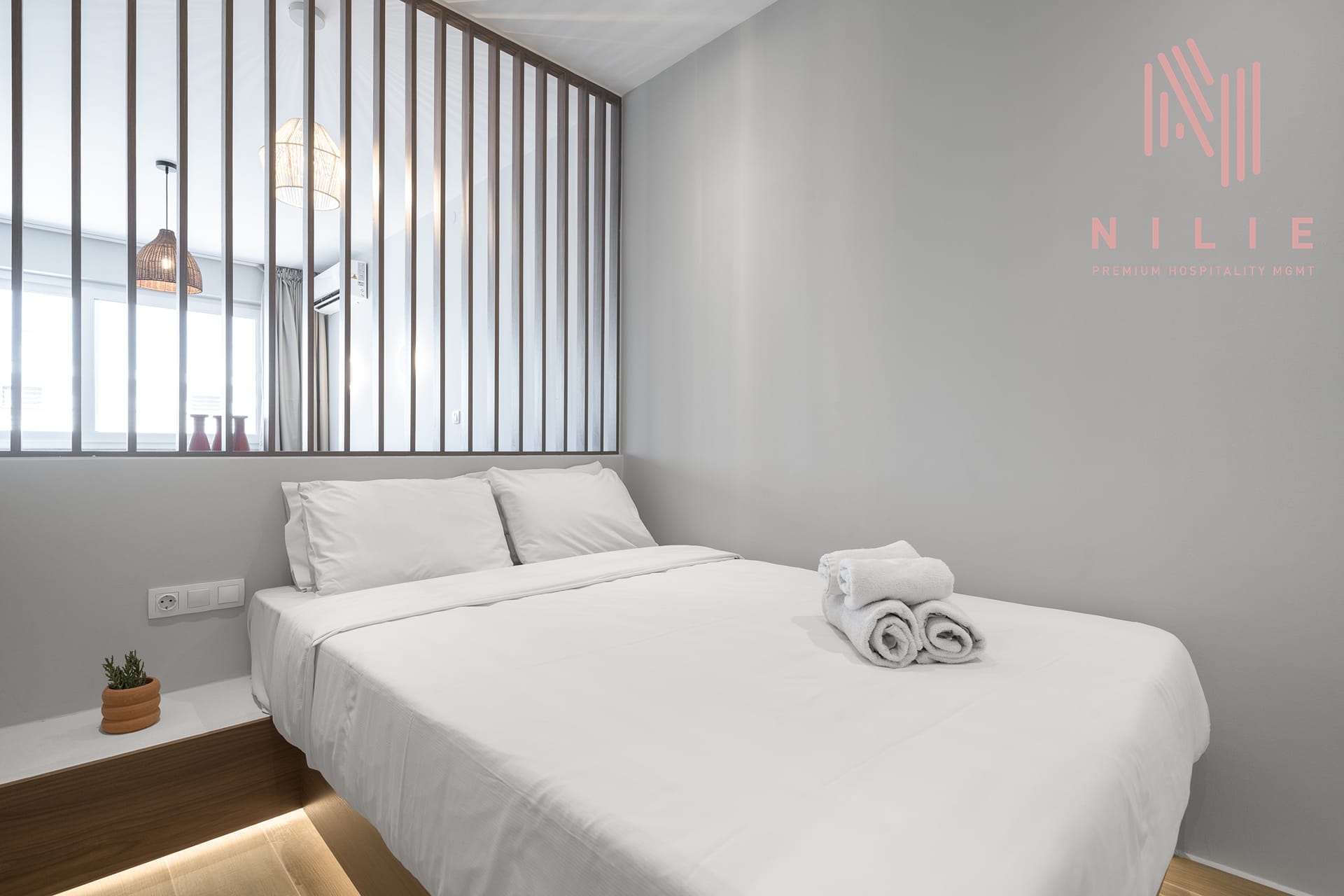 NILIE PREMIUM HOSPITALITY MGMT - TANT52 - 12