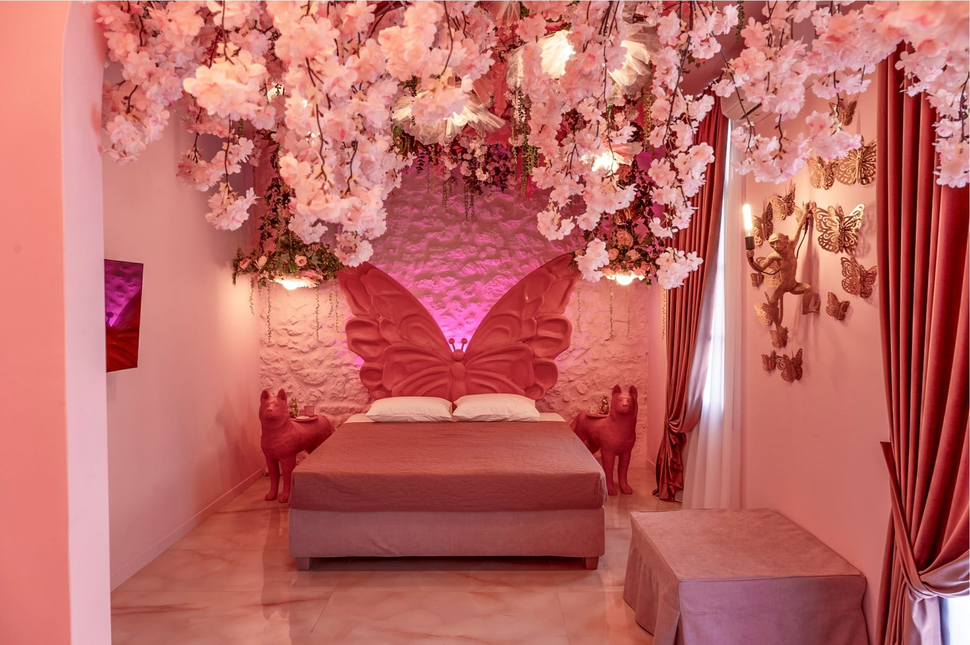 Fairytale Athens Suites – The Blooming Chamber (Pink)