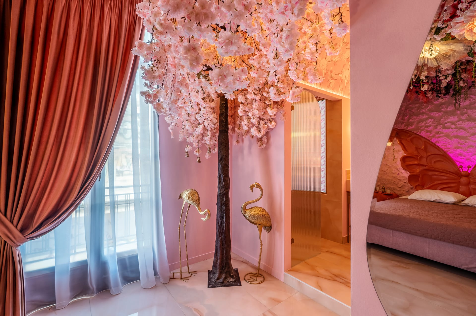 Fairytale Athens Suites - 1 - 4