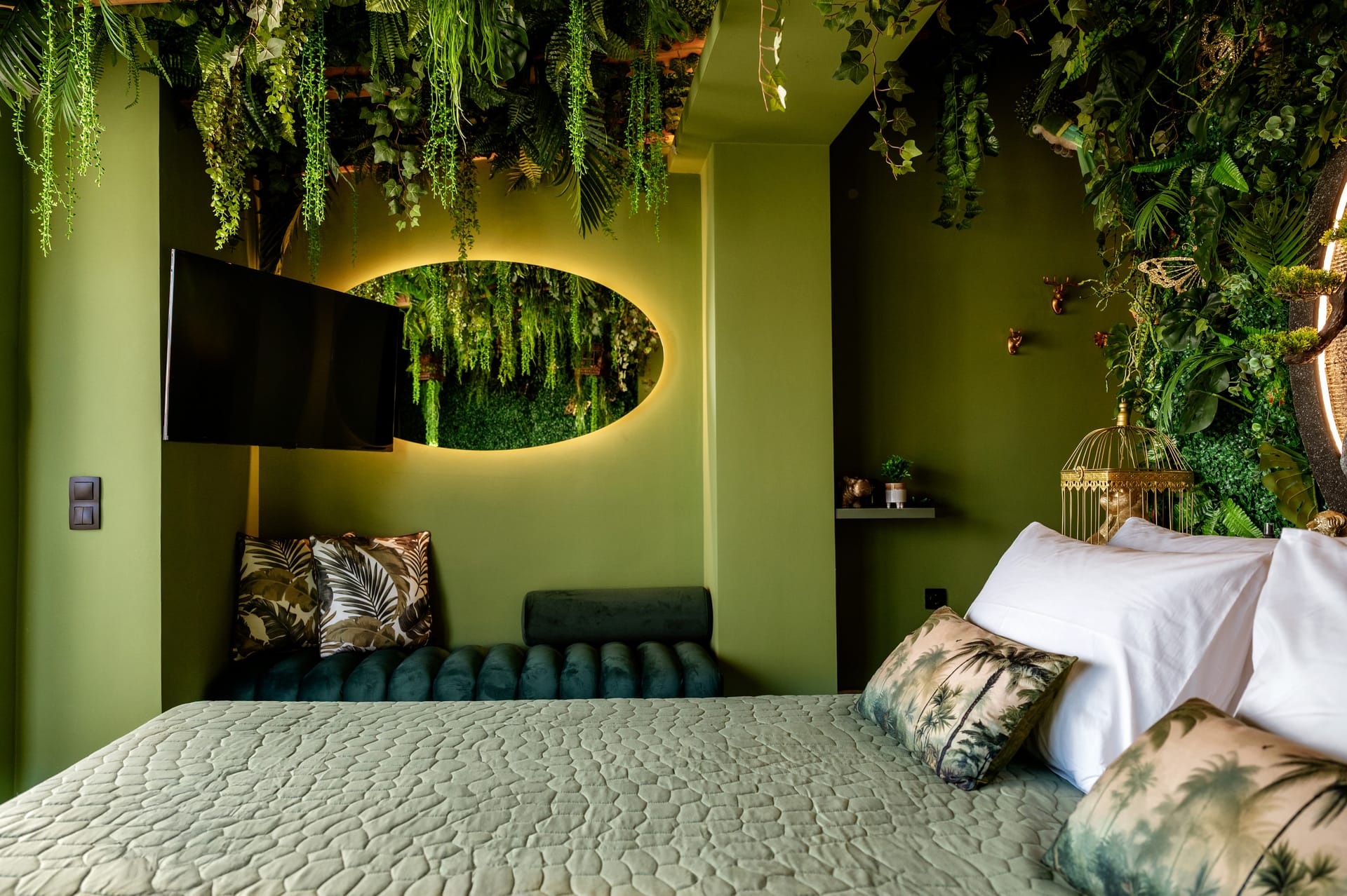 Fairytale Athens Suites - 3 - 4
