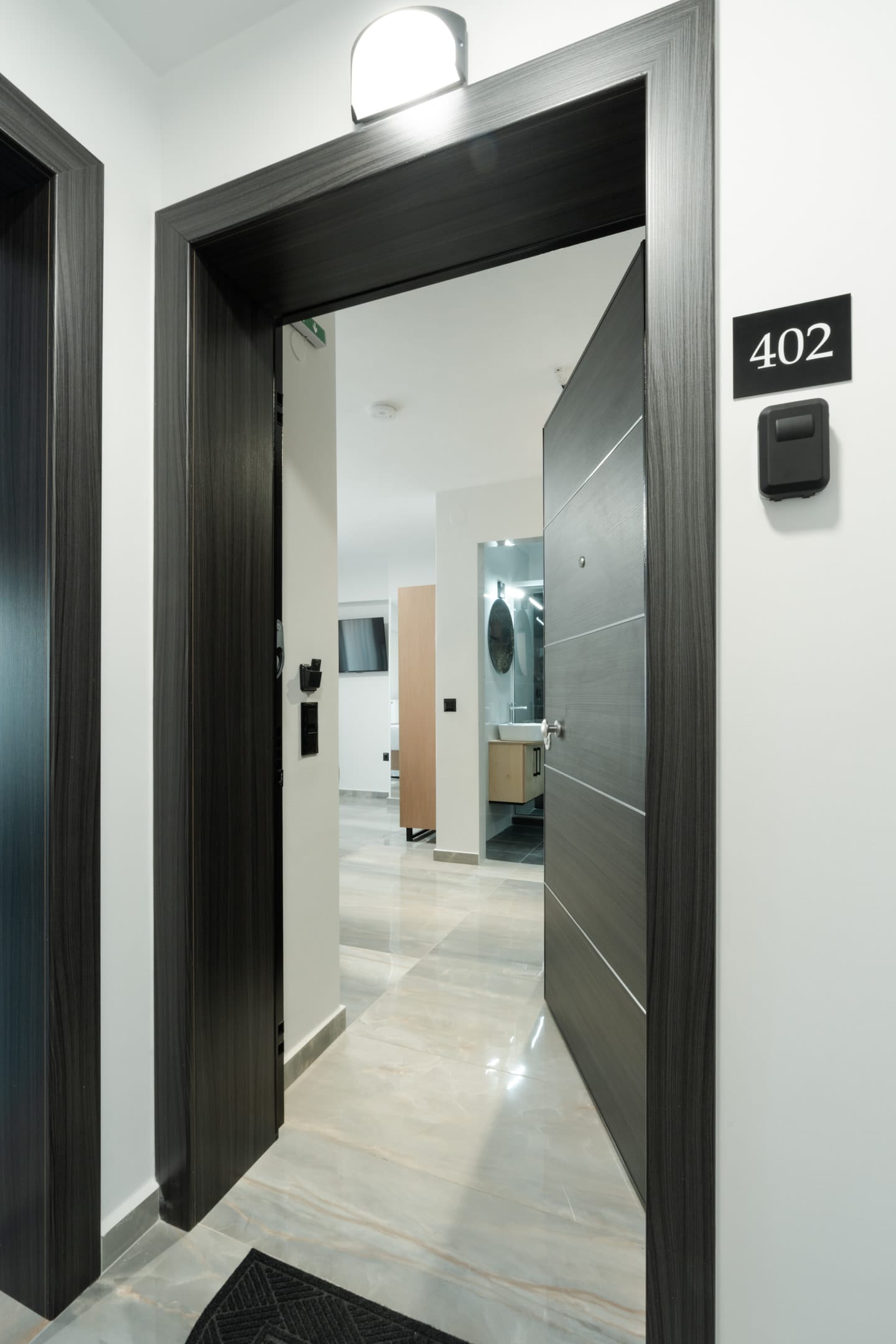Tower 15 Suites 402| Ioannou Farmaki 15