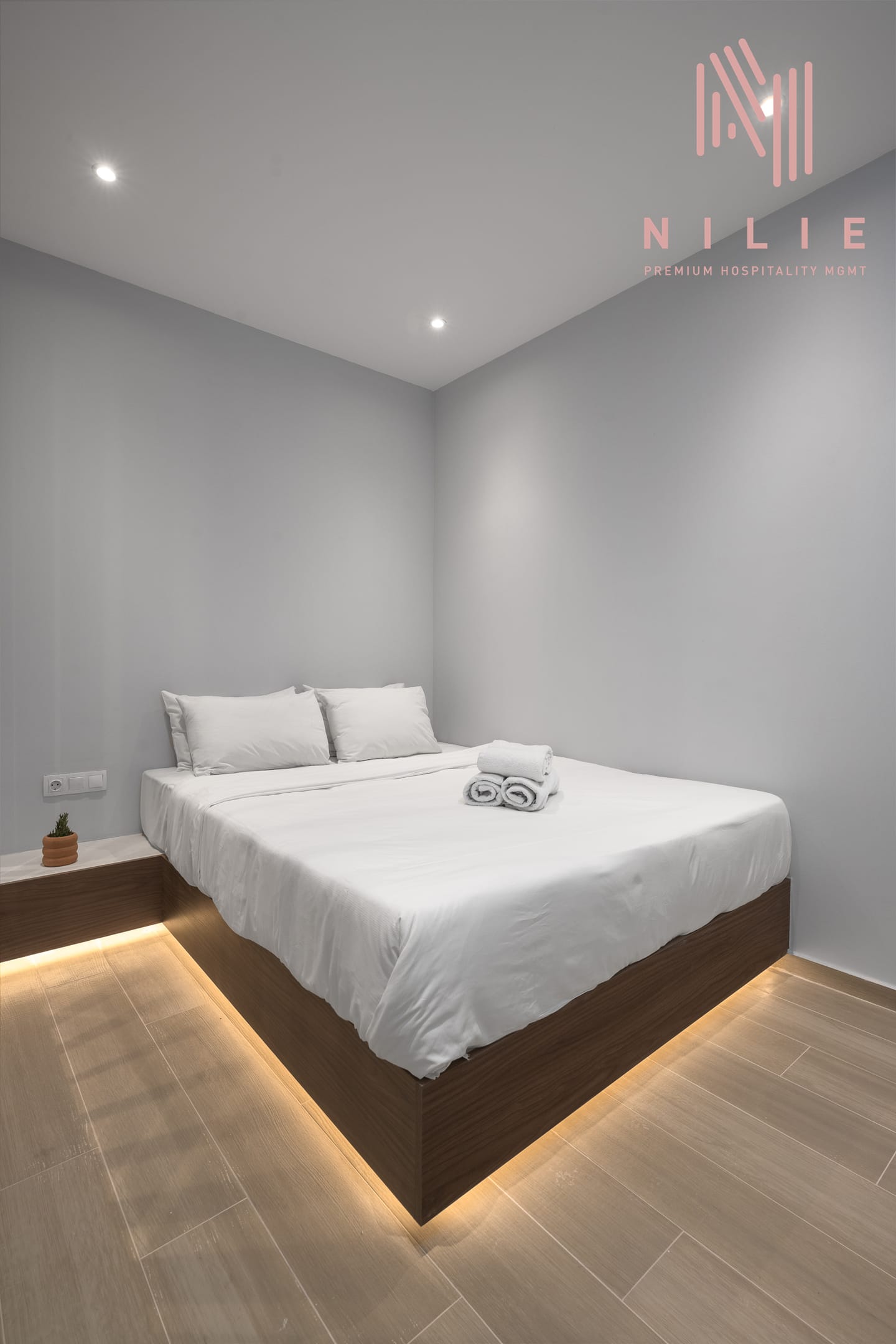 NILIE PREMIUM HOSPITALITY MGMT - TANT59 - 17