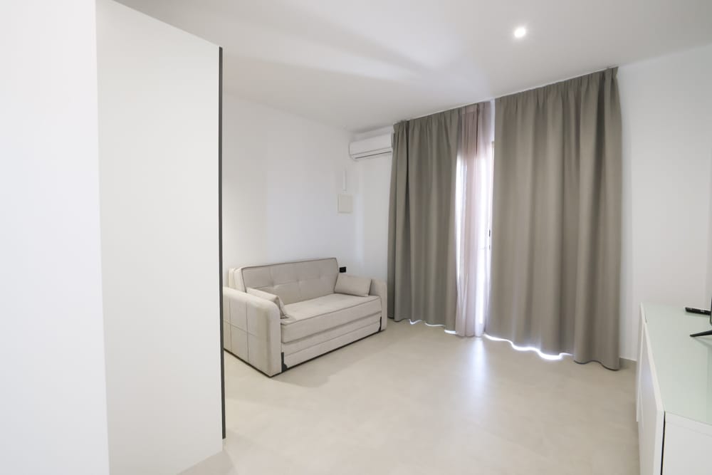 Mono Alex Afitos - SUITE - 8