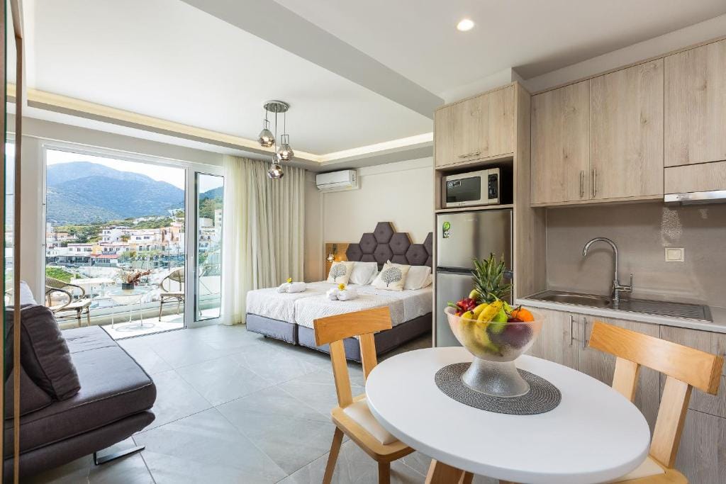 Deluxe Studio with Sea View 2-4 Pax
