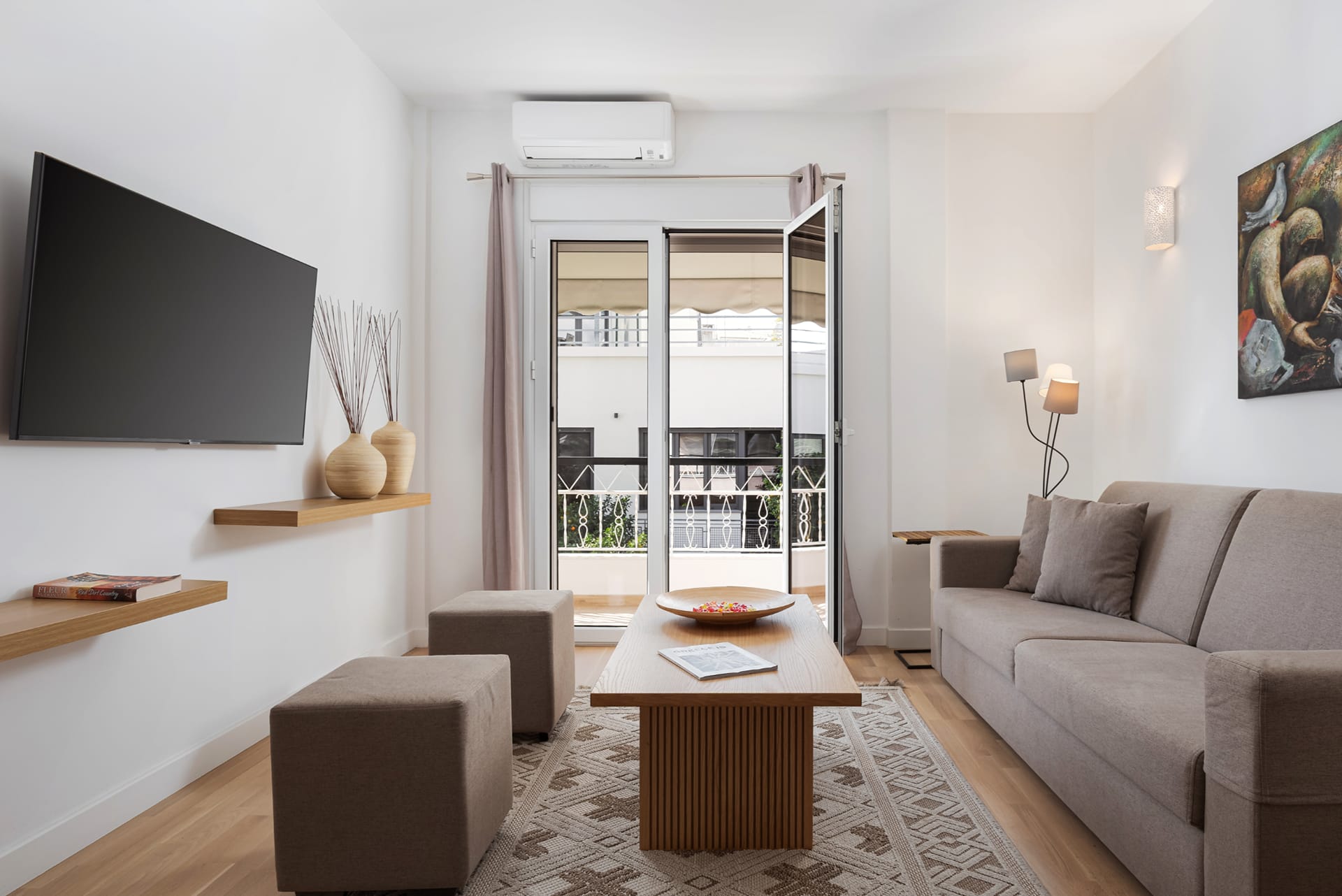 Athenian Hillside Residence | Orlof Str. 18 Athens 11741