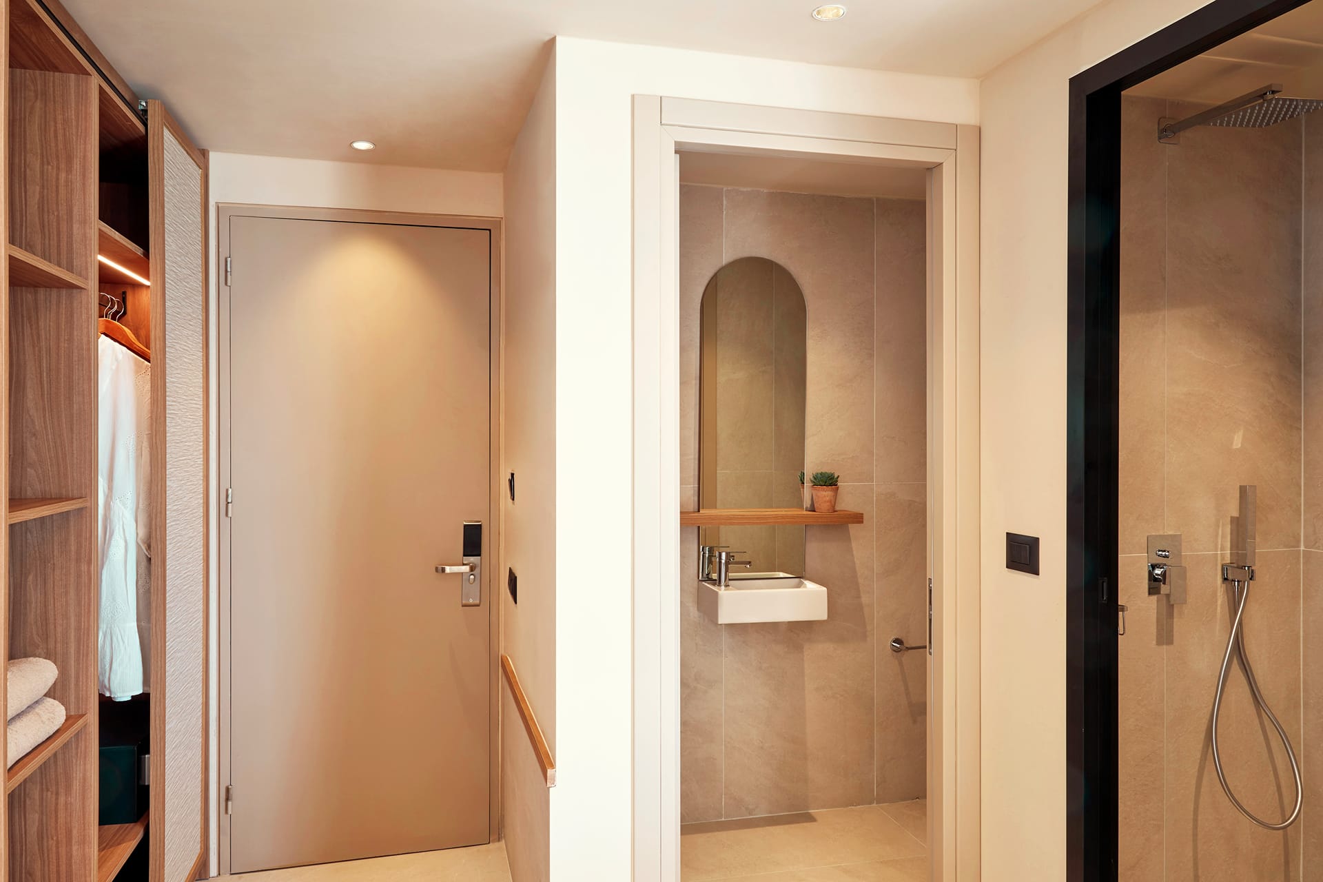 Deluxe Comfort Room