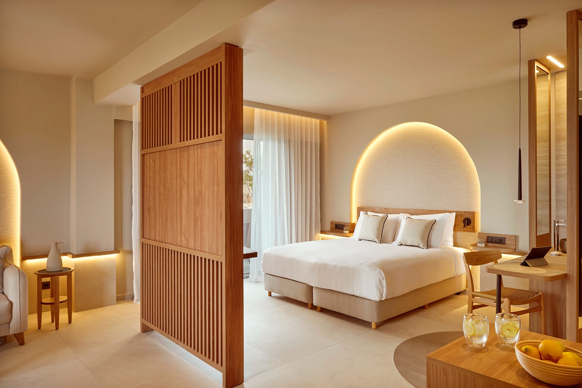 Deluxe Family Suite Side Sea View