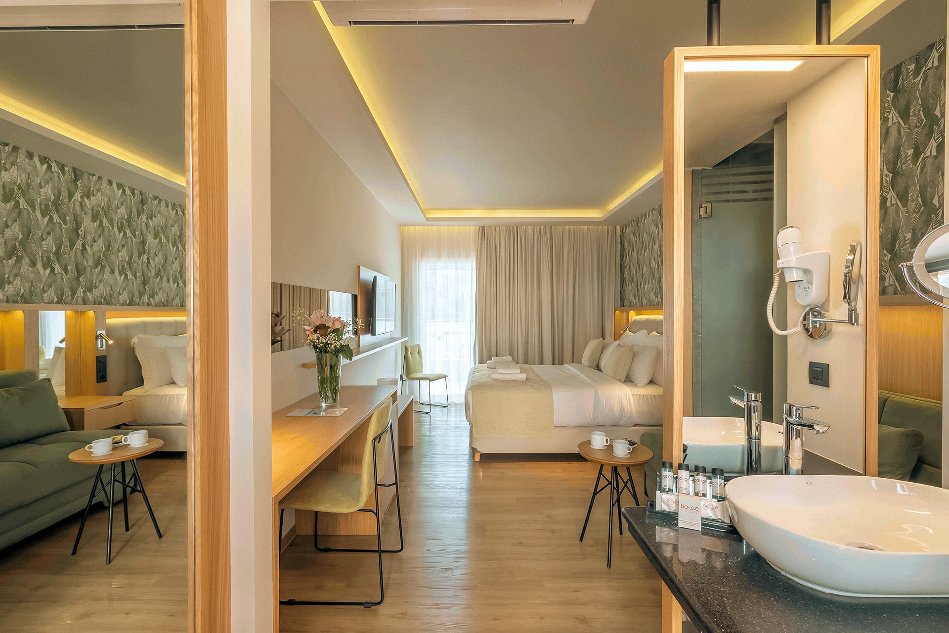 Zeus Dolce by Wyndham Athens - EXBUSV - 3