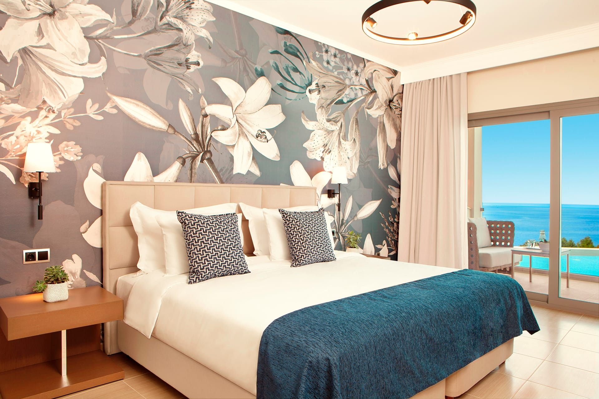 Deluxe Double Room Sharing Pool