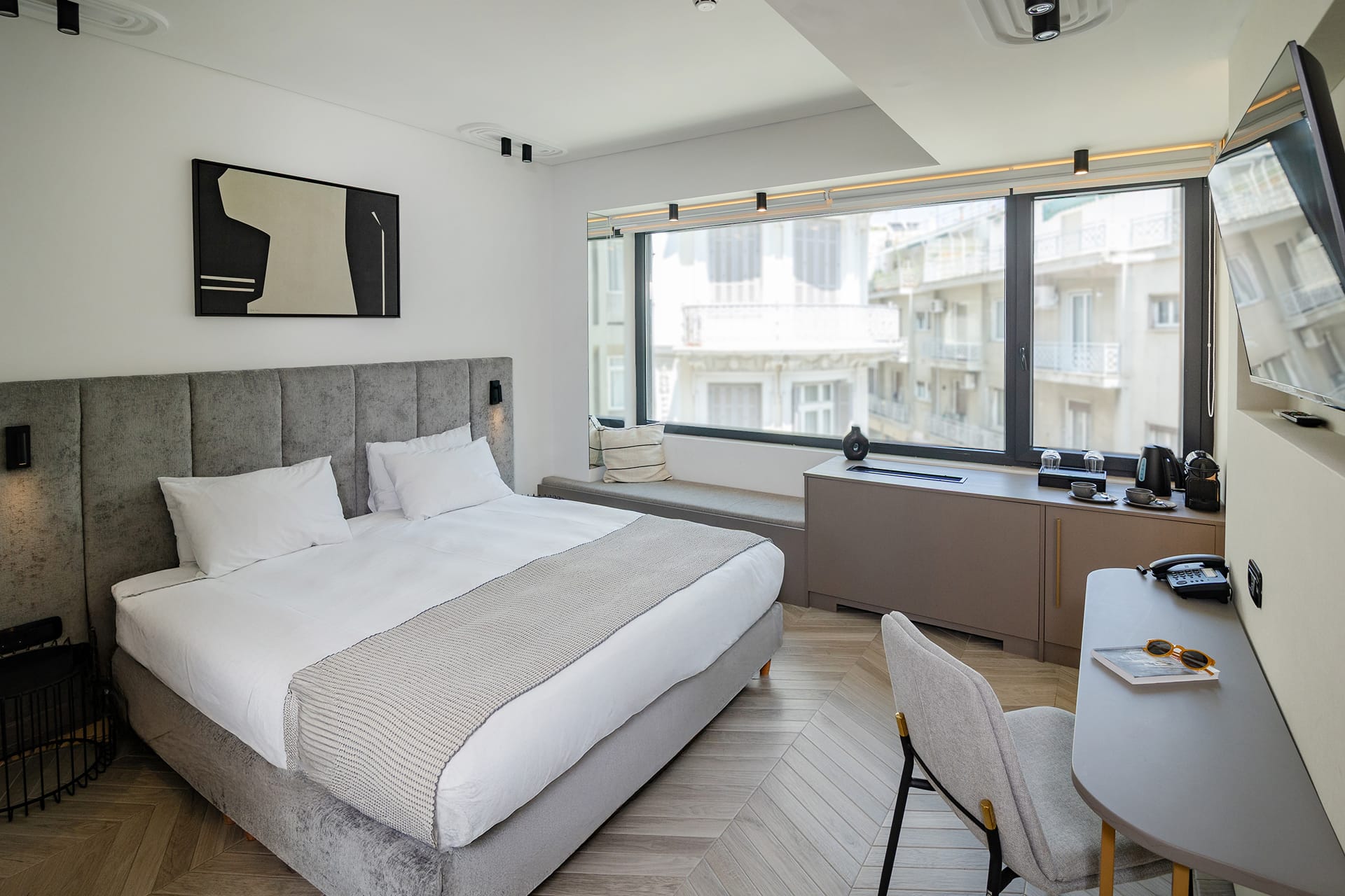 Neoclassic Room City View