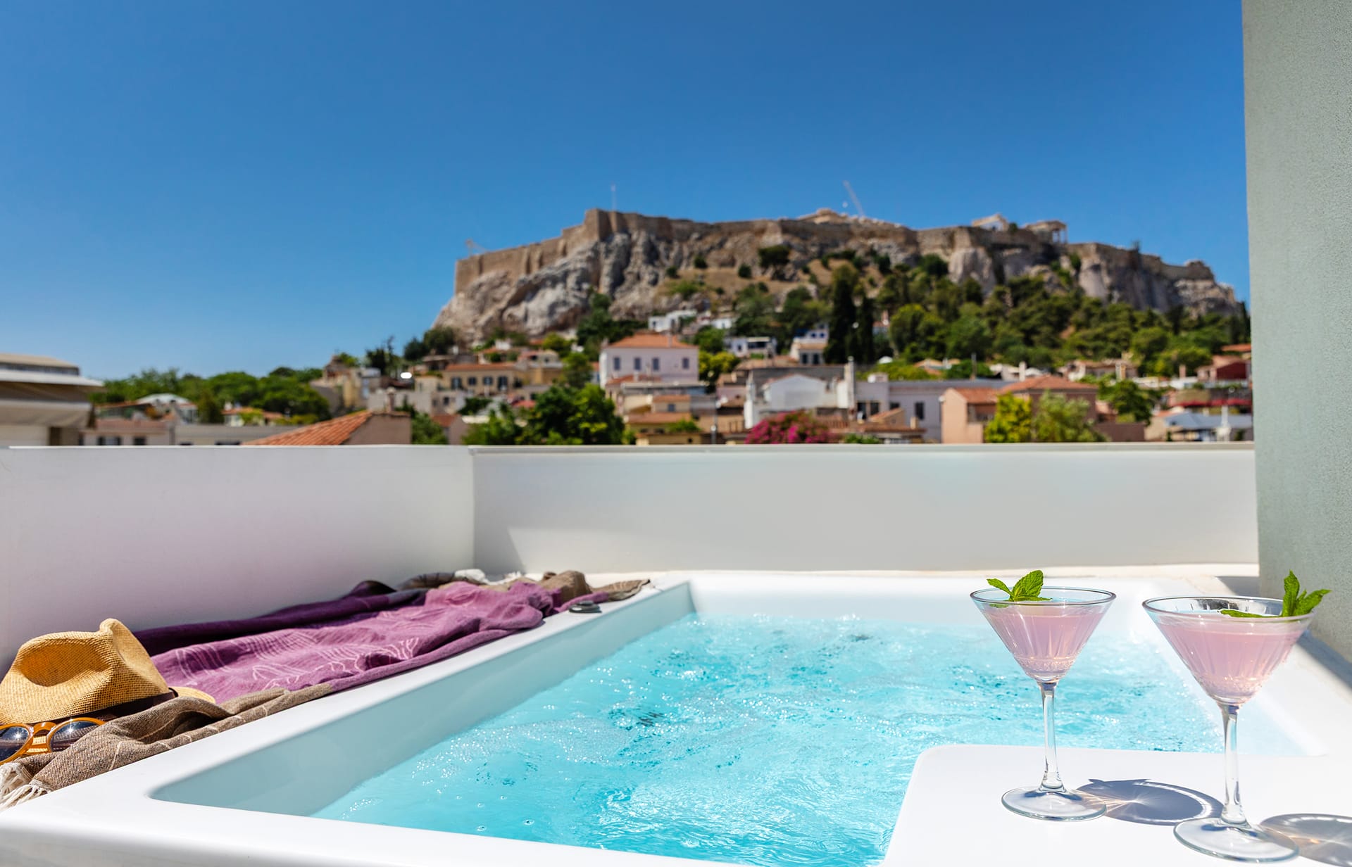 Esse Acropolis Suite with Balcony & Hot tub