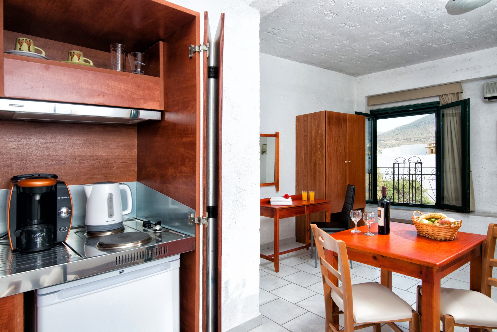 Studio with Sea or Mountain View