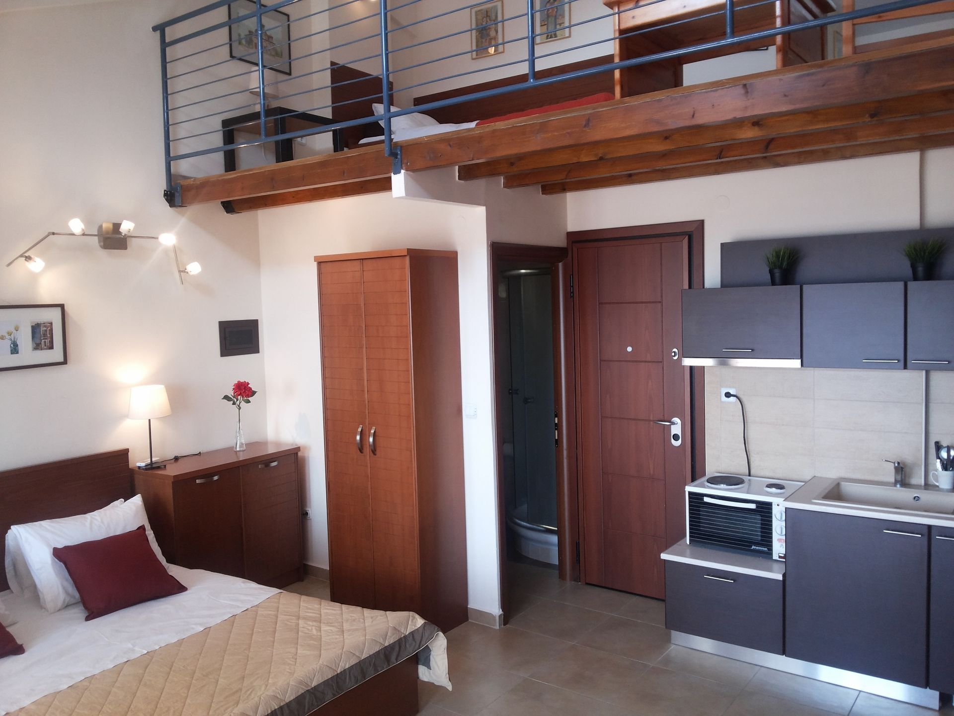 No4 – Studio with Sea View – Split Level