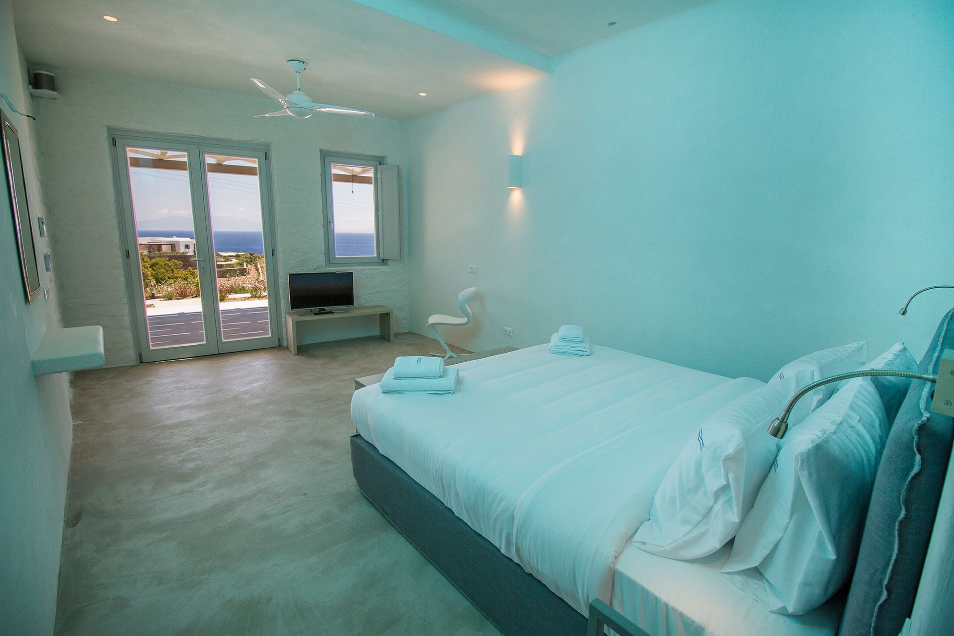 Mykonos Feelings - HERM1 - 16