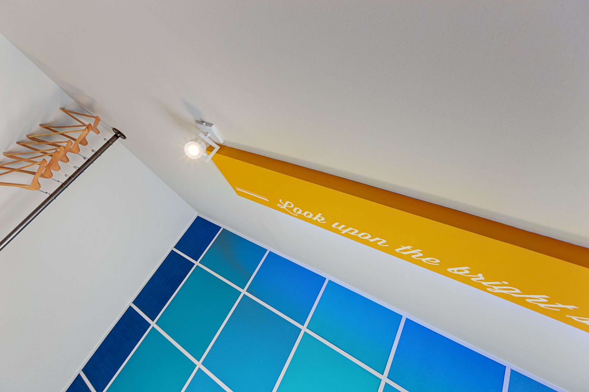 Colors Central Ladadika - BUSER - 11