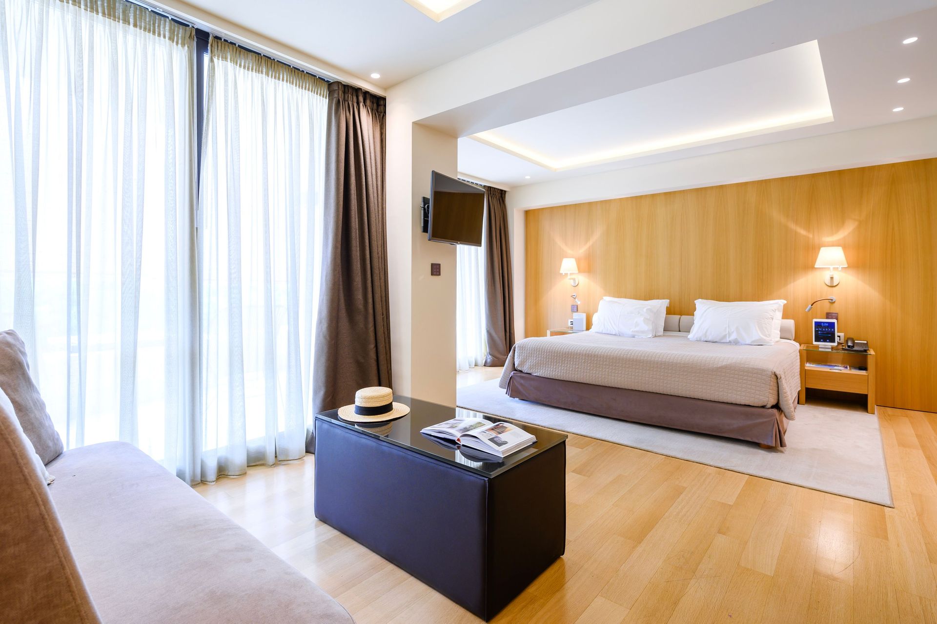Deluxe Riviera Suite