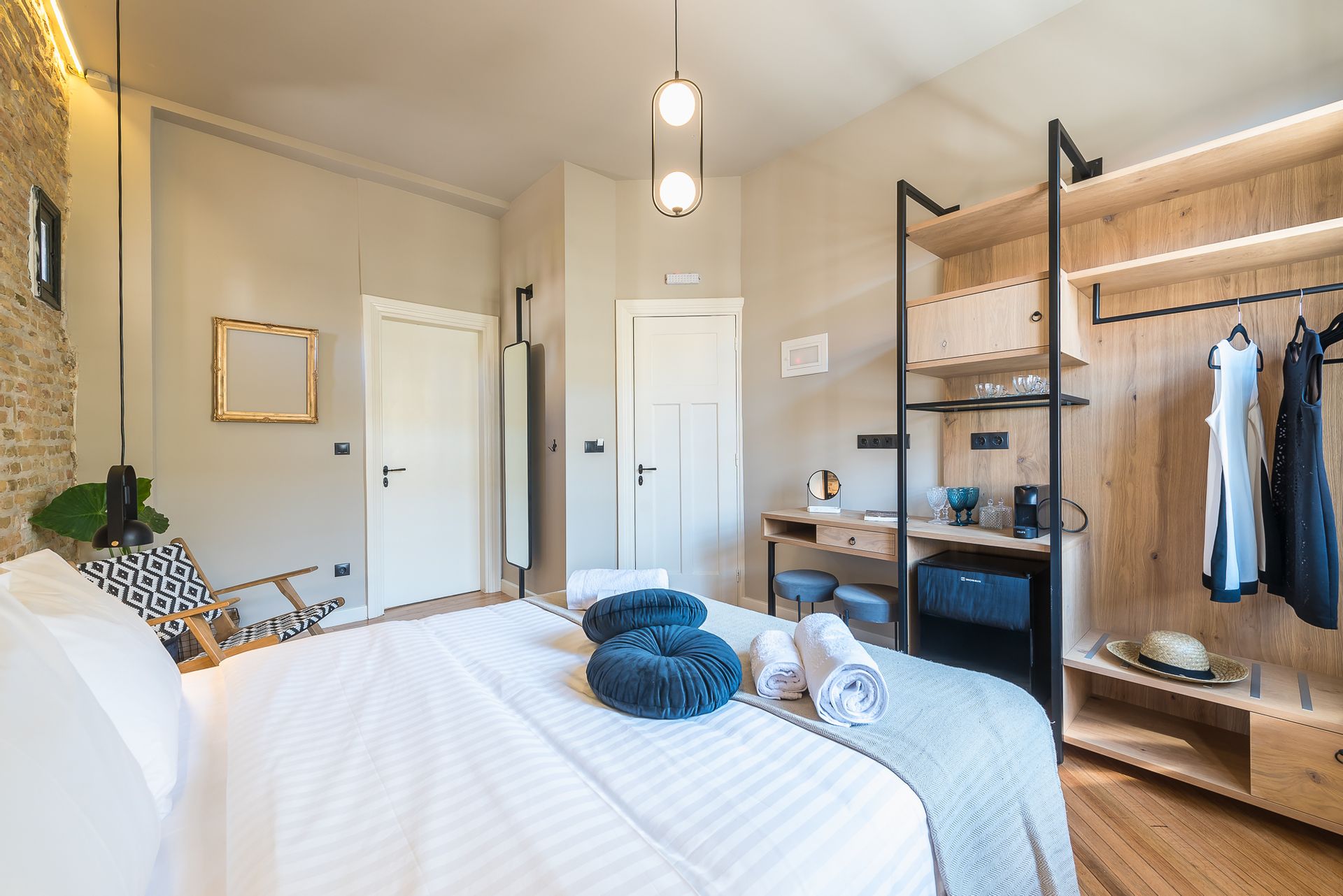 Deluxe Double Room (Jack in the Box)