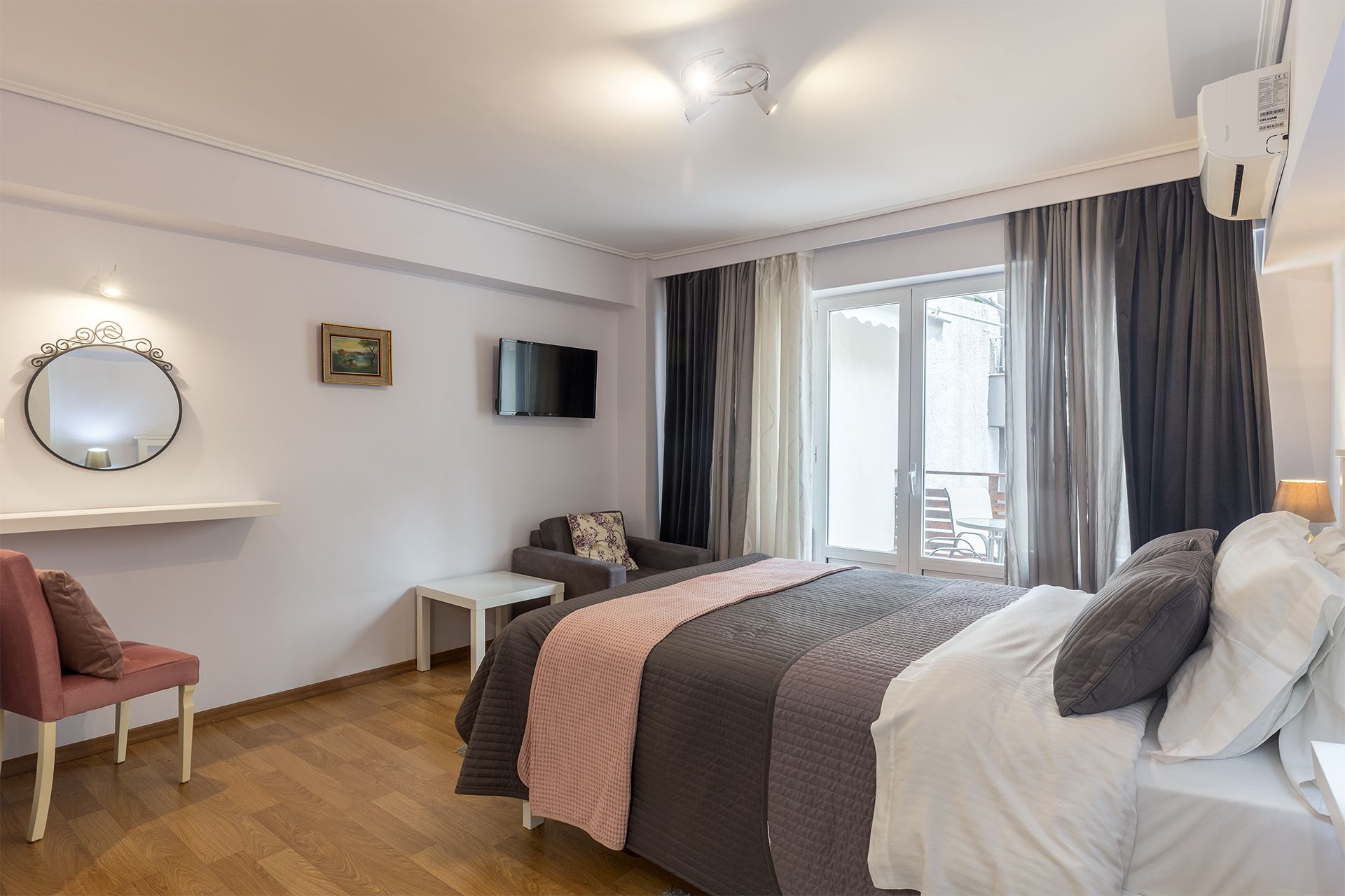 Cozy / One bedroom Apartment 20 sqm / Navarxou Apostolou 13