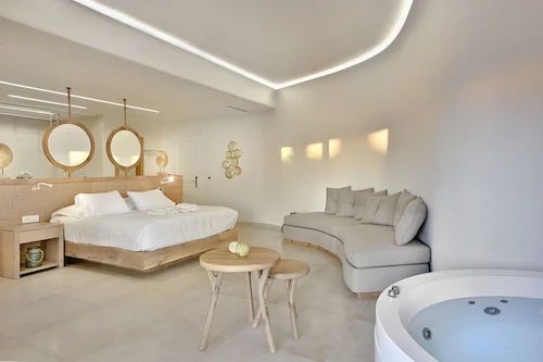 Luxury Suite with Swimming Pool