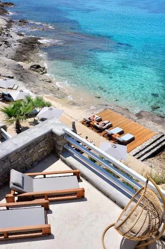 Luxury Beachfront Suite with Outdoor Jacuzzi