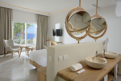 ANAX 2 Bedroom Suite with Private Pool