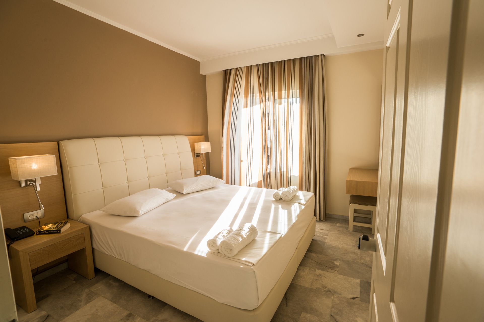 Golden Bay Suites - 1BEDSV - 3