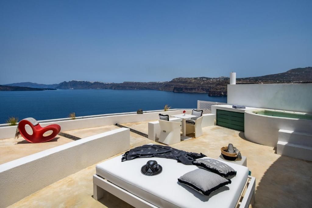 Emerald Suite – Hot Tub – Sea View