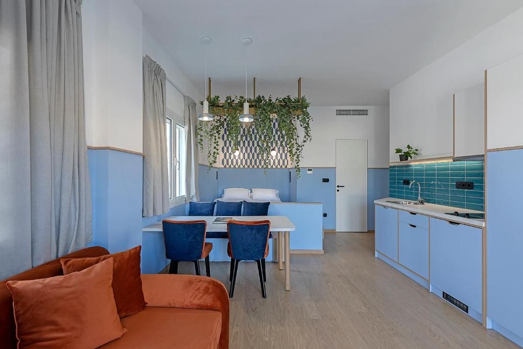 Studio Apartment with Balcony & View of the Acropolis