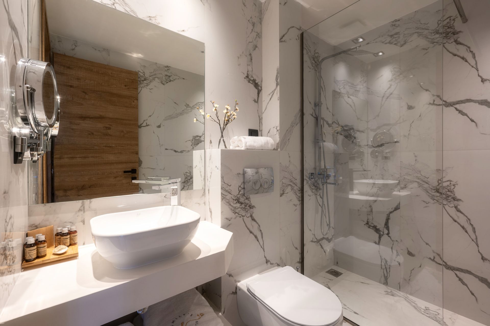 Emily’s Luxury Suites - SUISV - 7